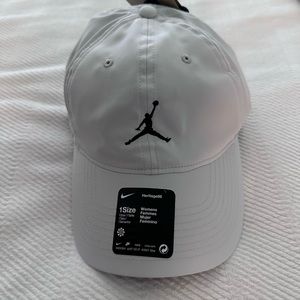 Brand new women’s Jordan Silverleaf club (Scottsdale AZ) hat